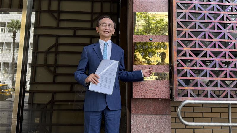 吳子嘉告發鄭朝方、鄭永金等5人涉逃漏稅