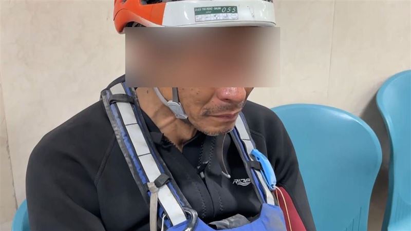 泛舟受困沙洲害勇消殉職　他獲救落淚道歉