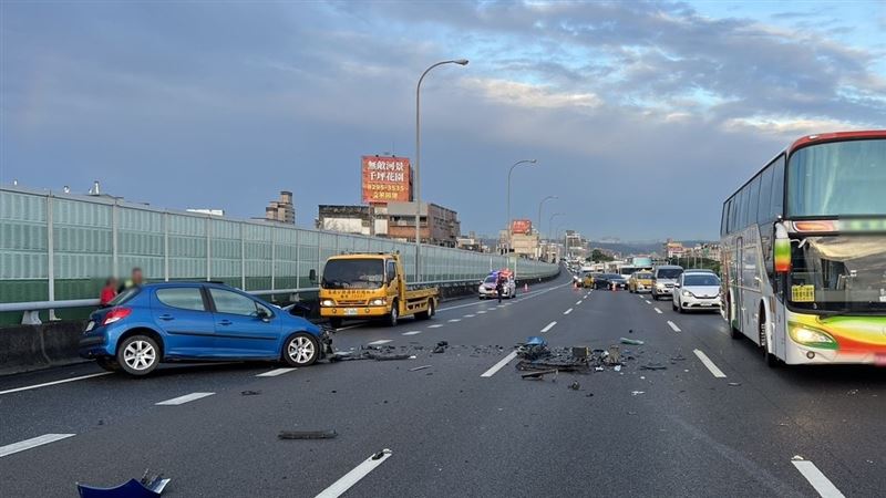 車禍事故現場情形。(圖/翻攝畫面)