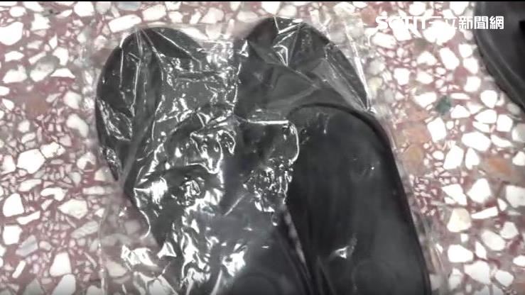 民眾送黑色拖鞋阿公的拖鞋就是牛頭牌的