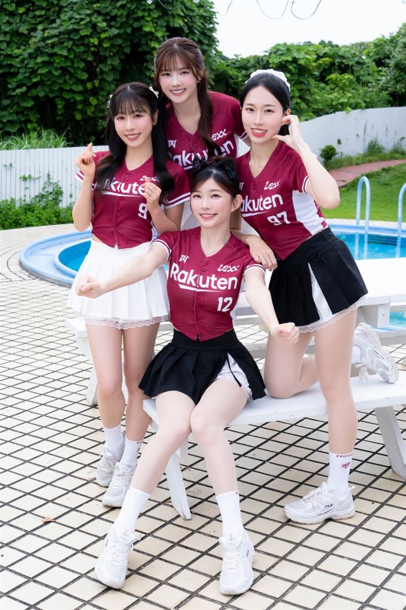樂天女孩進軍日本!絕美電子寫真樂登場(圖/樂天桃猿提供)
