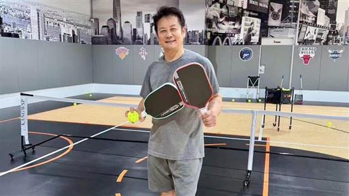 恭喜66歲徐乃麟再當阿公　喜迎外孫女報到
