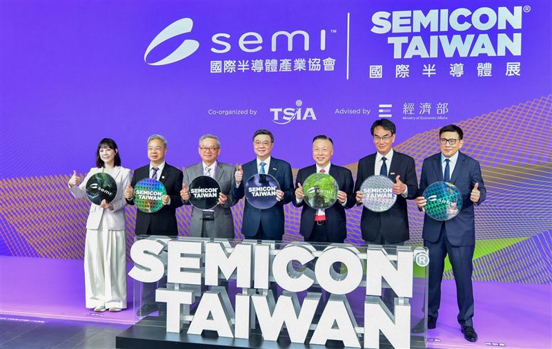 行政院長卓榮泰今(2)日出席「SEMICON Taiwan 2026國際半導體展」開幕典禮。(圖/行政院提供)