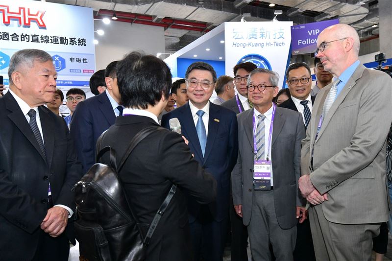 行政院長卓榮泰今(2)日出席「SEMICON Taiwan 2026國際半導體展」開幕典禮。(圖/行政院提供)