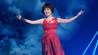 玉女歌手不會打扮遭封殺　66歲凍齡近況曝