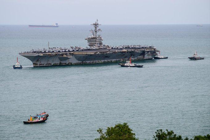 美航艦林肯號終結逾200天航行,駛入泰國林差曼港。(圖/翻攝自X平台 @nypost)
