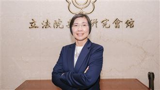 他點破為何吳旭智不退：國民黨被她套牢了
