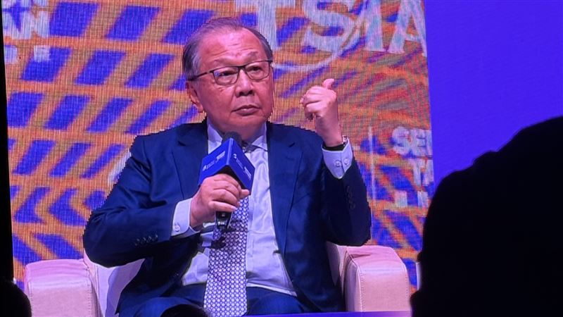 SEMICON Taiwan 2026國際半導體展大師論壇暨全球生態系高峰會2日壓軸舉行爐邊對談,聯發科共同執行長蔡力行指出,表示,台灣目前仍是以硬體基礎設施與系統能力為核心的供應者,但相較硬體領域,他對台灣能否在軟體上取得同等幅度的突破態度相對審慎。不過可以透過全球協力彌補。(圖/記者廖珪如攝影)