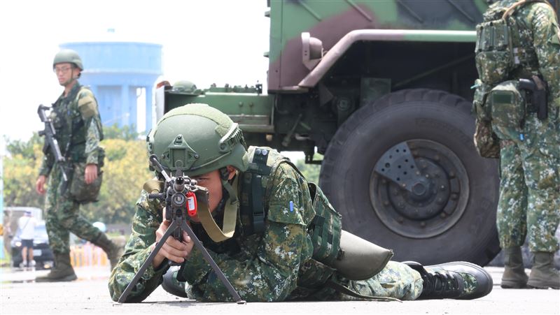 藍委質疑國軍留不住人　國防部：離退減少