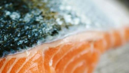 鮭魚怎麼煮最營養？專家推「這3招」