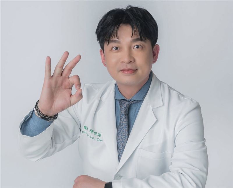 台中皮膚科名醫陳世倫驟逝,享年47歲。(圖/翻攝自「福來全方位診所-皮膚權威」臉書)