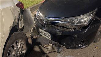 北流旁失控撞臨停車慘況曝！駕駛丟車急逃