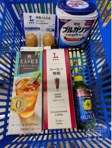 檸檬機能飲加咖啡或紅茶,就成了西西里咖啡和檸檬紅茶。(鏡週刊資料照)