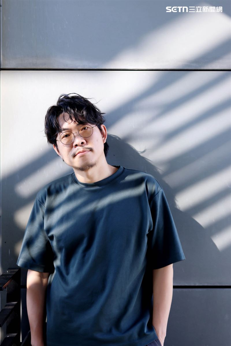 張晁毓是天王天后御用的音樂人,除了是專業演唱會樂手,也是編曲、製作人。(圖/記者鄭孟晃攝影)