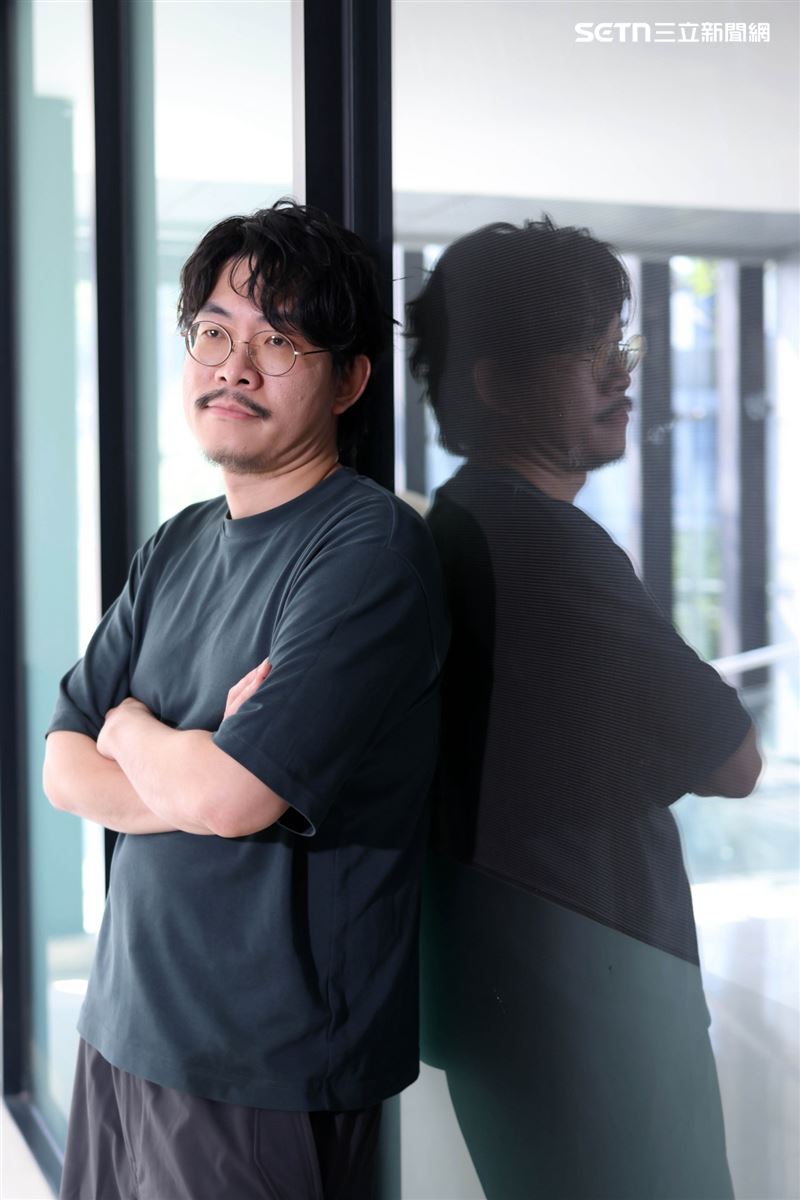 張晁毓是天王天后御用的音樂人,除了是專業演唱會樂手,也是編曲、製作人。(圖/記者鄭孟晃攝影)