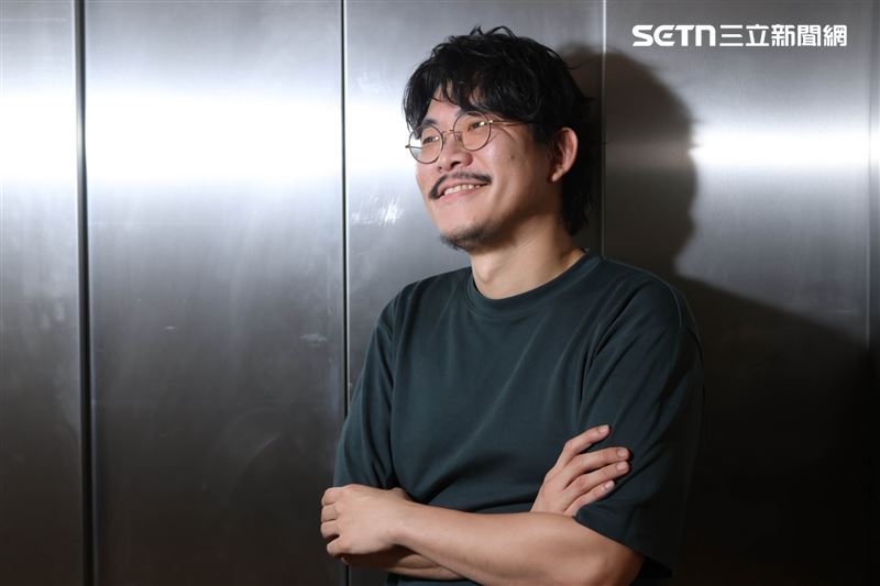 張晁毓是天王天后御用的音樂人,除了是專業演唱會樂手,也是編曲、製作人。(圖/記者鄭孟晃攝影)
