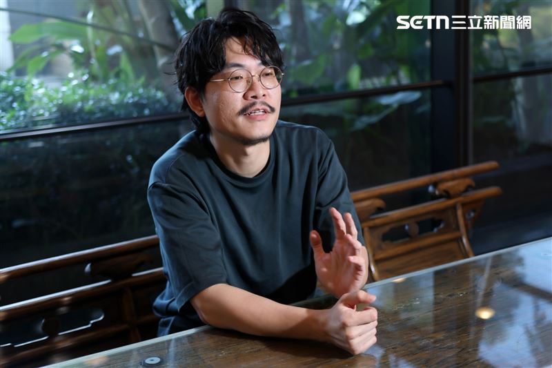 張晁毓是天王天后御用的音樂人,除了是專業演唱會樂手,也是編曲、製作人。(圖/記者鄭孟晃攝影)