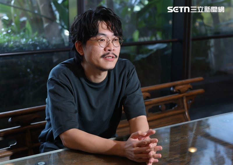 張晁毓是天王天后御用的音樂人,除了是專業演唱會樂手,也是編曲、製作人。(圖/記者鄭孟晃攝影)