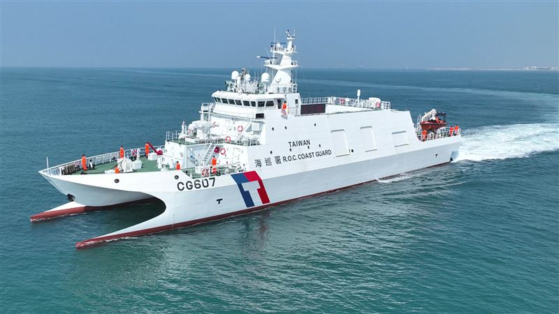 中國海警船進逼綠島　海巡吉安艦強硬對峙