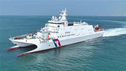中國海警船進逼綠島　海巡吉安艦強硬對峙