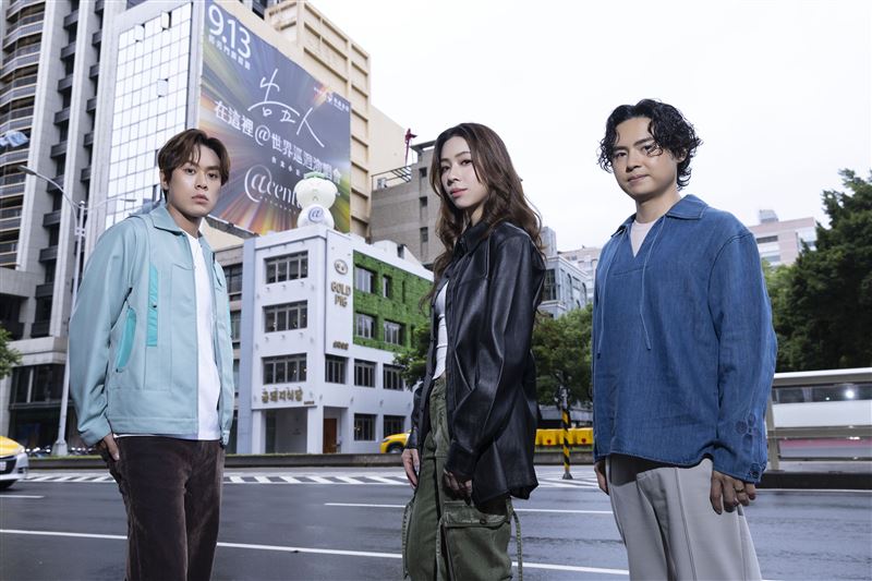 告五人將於台北小巨蛋舉辦「在這裡@century」世界巡迴演唱會首站。(圖/相信音樂提供)