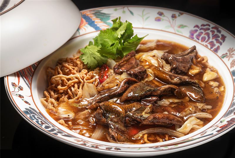 福園台菜「火爆鱔魚炒意麵」激推必吃。(圖/漢來美食提供)