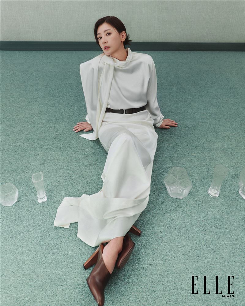 賈靜雯、宋芸樺自曝兩人有某種超乎預期的默契。(圖/ELLE TAIWAN)