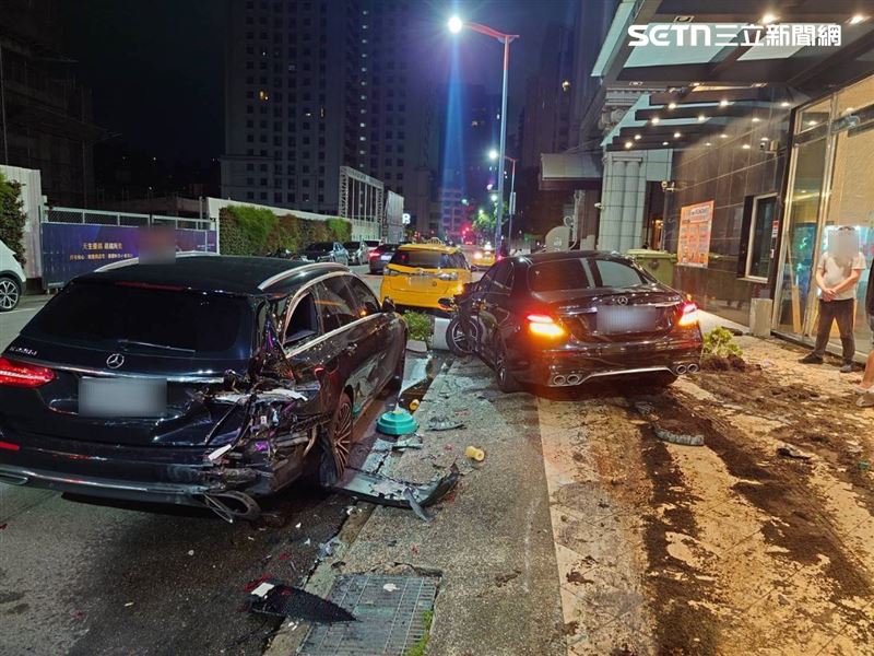 台中西屯發生酒駕車禍,賓士男喝茫差點撞進KTV。(圖/翻攝畫面)