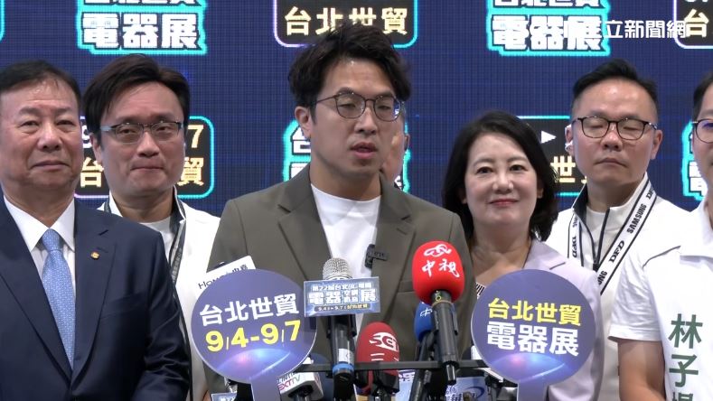 沈伯洋說,從培諾米達幼兒園案開始,有很多小孩在兒虐之後需要心理諮商,都沒有得到相關的協助,這對他而言才是最重要的。(圖/翻攝畫面)