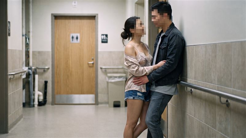 男子跟15歲女友偷嚐禁果,在一天內2度發生性行為,事後被女方母親發現並報警提告。(示意圖/AI製圖)