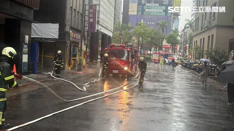 新／北市酒店突竄火煙　57警消急射水灌救