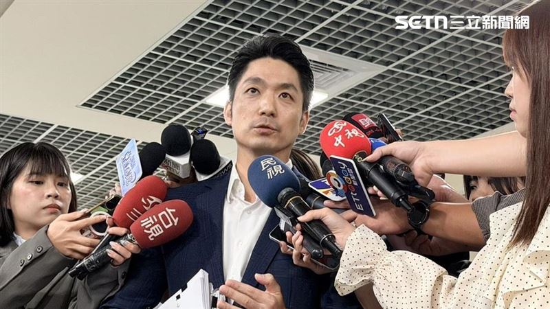 殷瑋控國教署查蔣得立是不是僑生，蔣萬安嗆國家機器，民進黨把精力拿來處理毒油，好好開食安國安會議（圖／記者陳思妤攝影）
