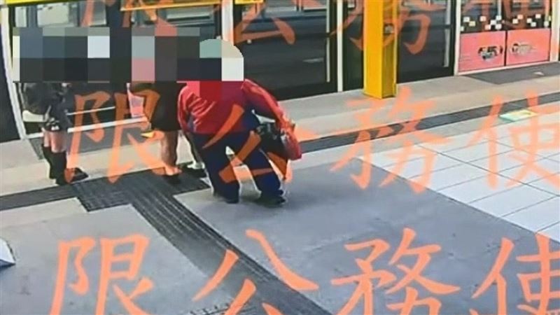 徐翁偷拍過程。(圖/翻攝畫面)
