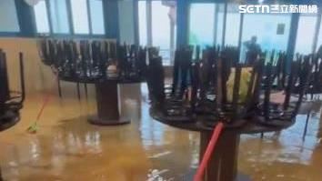 獨／金山淹水！髒水滿溢「超臭」有家難回