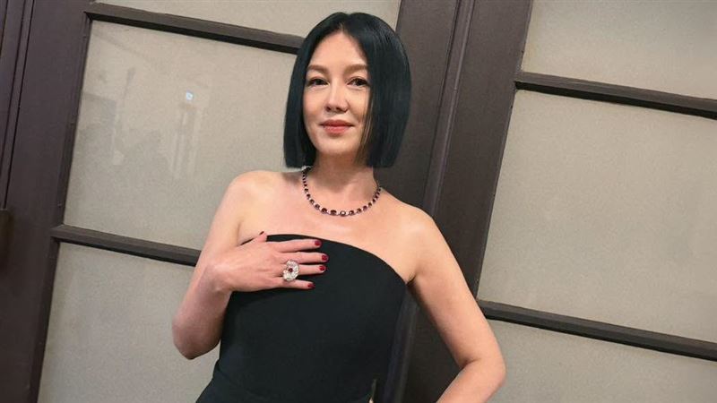苗可麗棉棒作畫！與「七仙女」展藝術天賦