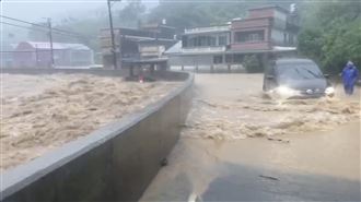 暴雨炸金山　他下班慘卡車陣2小時崩潰
