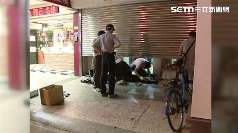 萬華在地老字號銀樓2009年曾發生駭人搶案