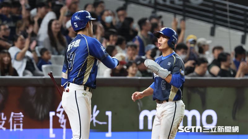 悍將大巨蛋敲19安寫紀錄　灌13分血洗桃猿
