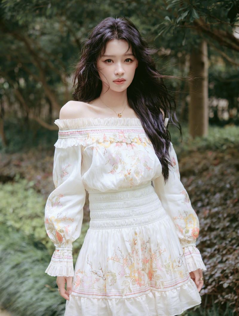 孫怡離婚董子健3年,感情狀態受到關注。(圖/翻攝自微博)