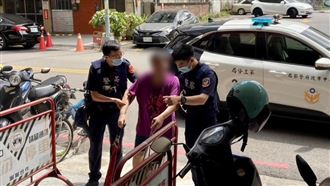 65歲失智婦跑出門跌倒了！暖警即刻救援