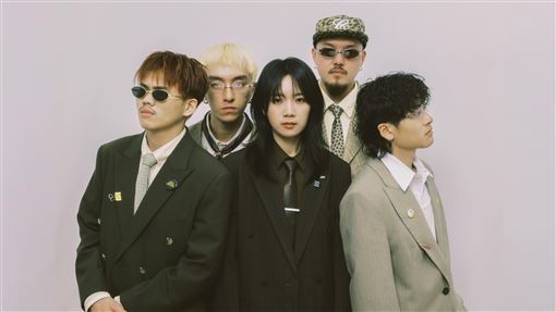 溫蒂漫步錄音室奇招！靠腋下共鳴飆高音