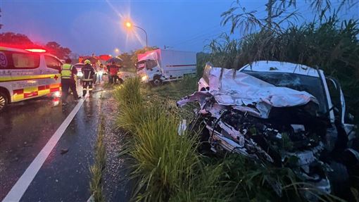 嬤載3歲孫找爸爸！遭貨車對撞祖孫雙亡