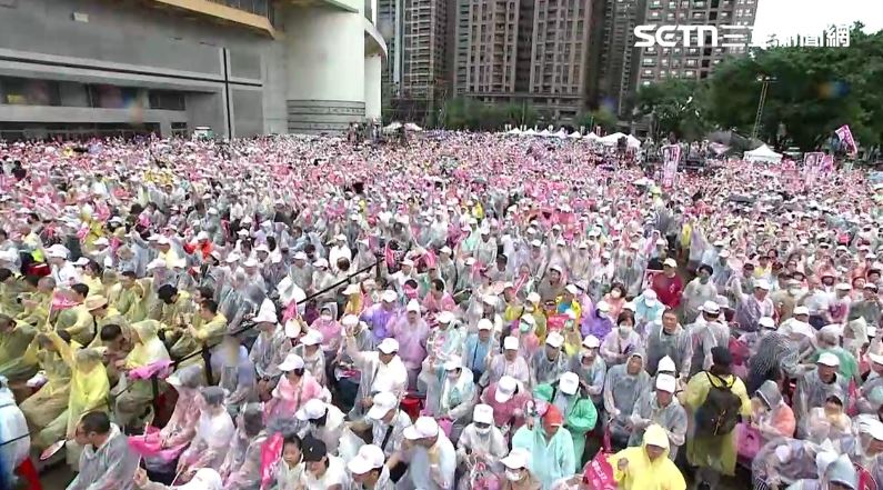 大雨澆不熄熱情！蘇巧慧造勢剛開場就爆滿