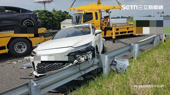 國1西螺休息區外匝道發生追撞車禍，3車連環撞釀1人受傷。（圖／翻攝畫面）