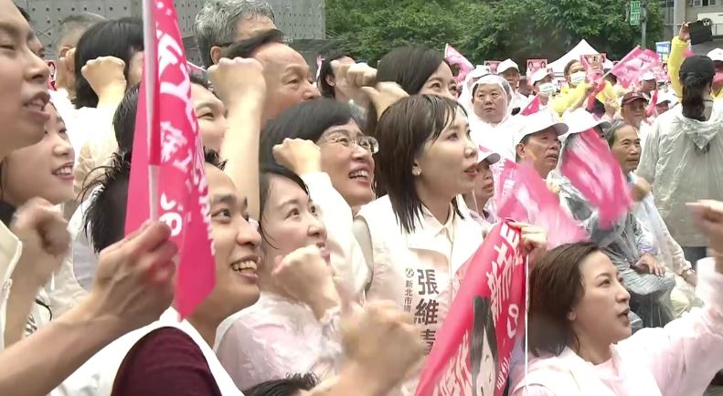 2萬人冒雨相挺！蘇巧慧大進場走10分鐘