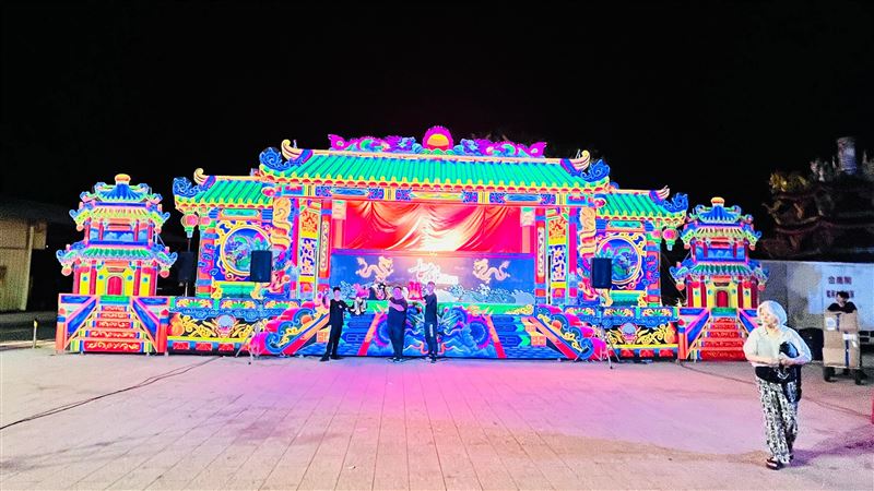 鍘美藝術節首場散場地板超乾淨,主辦讚爆觀眾「水準太高」。(圖/翻攝自Threads @zhamay.festival)