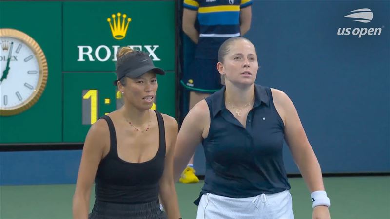台灣網球一姐謝淑薇再度聯手拉脫維亞女將「O妹」奧絲塔朋科(Jelena Ostapenko)出征美網,以直落二勝出,晉級32強。(圖/X平台 @usopen)