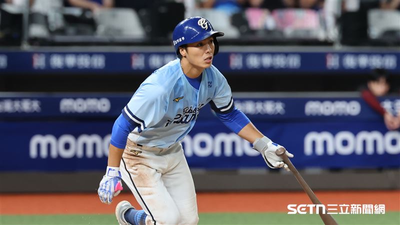 富邦悍將游擊手葉子霆遭下放二軍。(圖/記者劉彥池攝影)