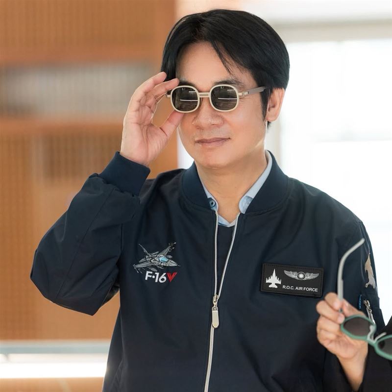 賴清德釋出該張墨鏡照的高畫質原圖。（圖／新北市議員張嘉玲Threads）