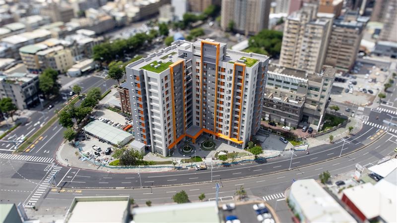 對仍在民間租屋市場繳房租的人而言,社宅真正完成的日期,不在動土典禮,也不在政策統計達標的那一天,而是在門打開的那一天。(圖/翻攝「安居・好室」官網)